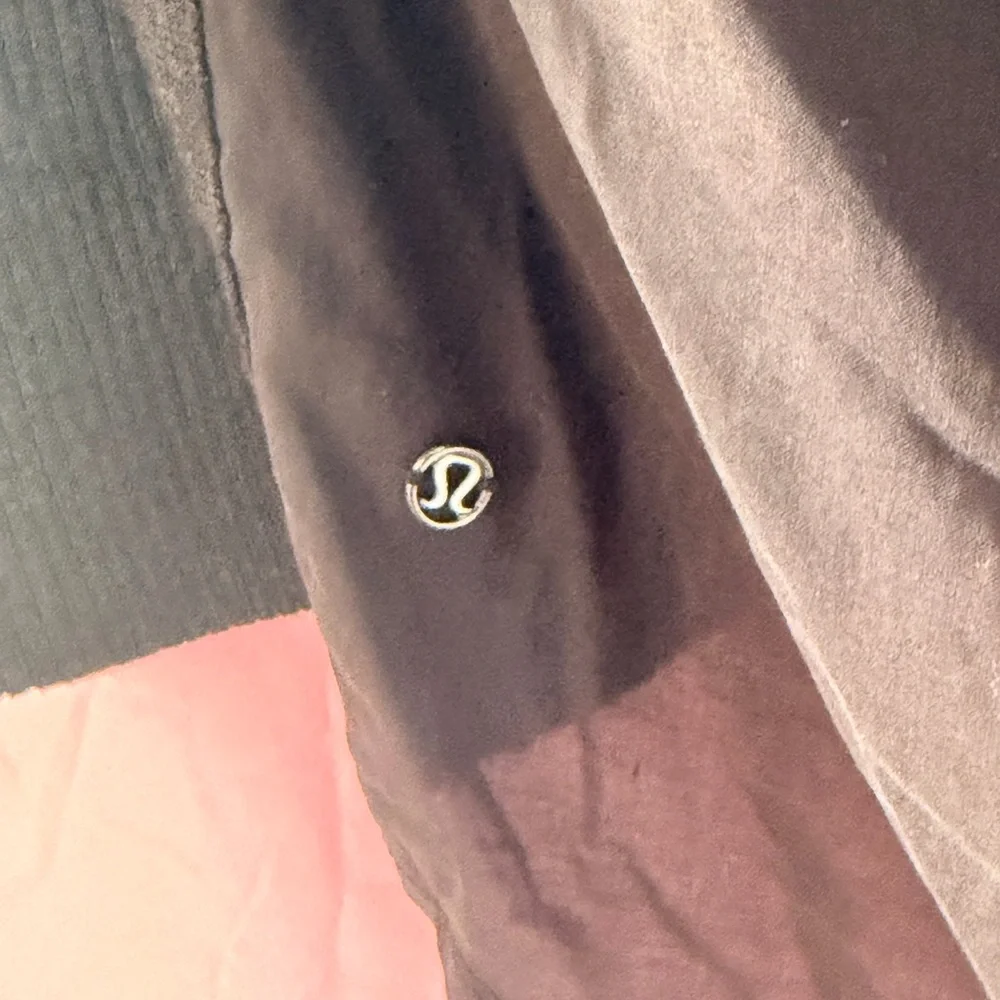 Lululemon Unity Pullover - Picture 4 of 4